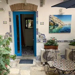 Cortile Azzurro Pensión Trapani